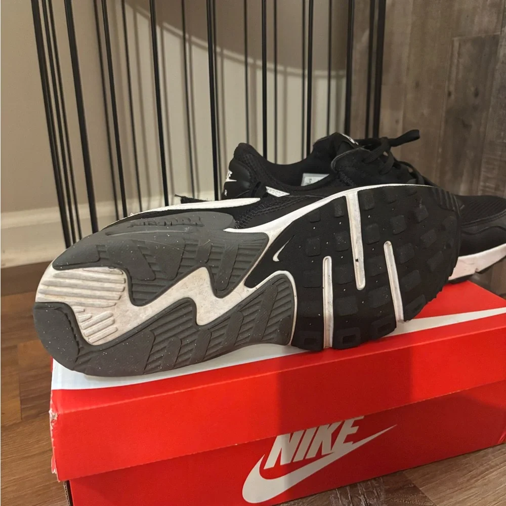 Nike Black and White Air Max Sneakers - Picture 4 of 4